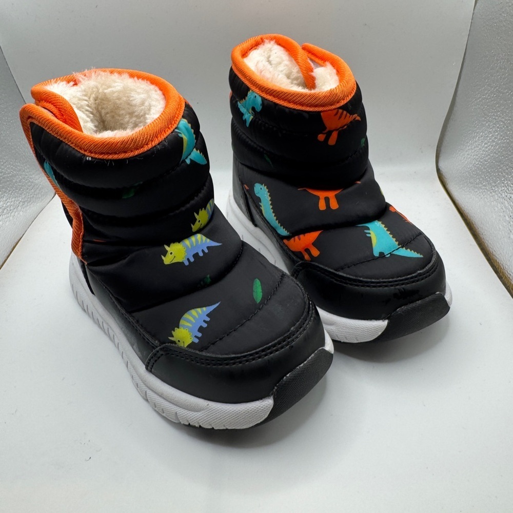 Nwot Toddler 6 Boys Black And Orange Dinosaur Winter Snow Boots W Velcro Closure